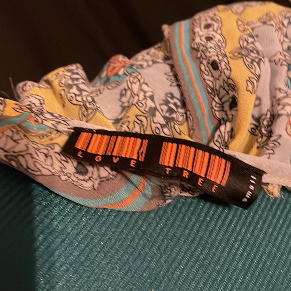 Love Tree Blouse Small - Picture 7 of 8